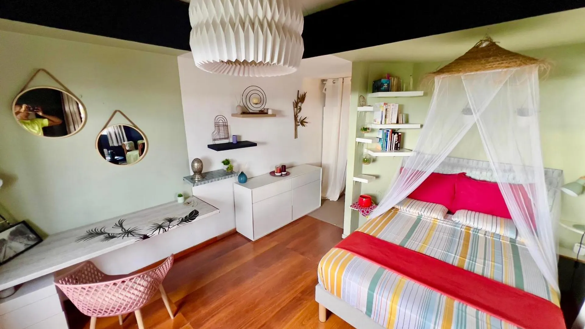 Oasis Suite Шельшер 0*,  Мартиника